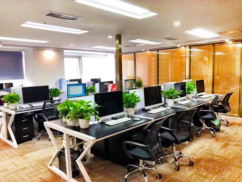 會展中心地鐵口現(xiàn)代國際商務大廈多套辦公室出租，網(wǎng)絡技術服務完善，圖片實拍，租客免擁